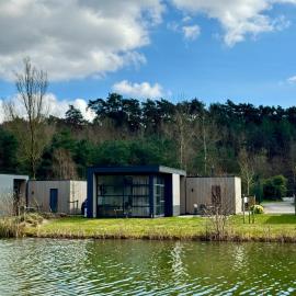 EuroParcs Maasduinen Chalet Seeblick mit Airco, Hunde willkommen