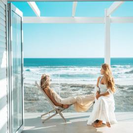 Jonesy's Place on the Beach，位于伊泽芳登的酒店