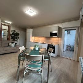 Appartamento Vista sul Castello - con garage privato gratuito，位于里沃利的酒店