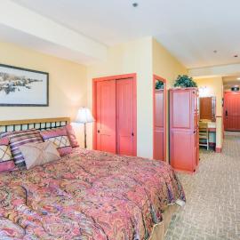 Bear Creek Lodge 308B Hotel Room