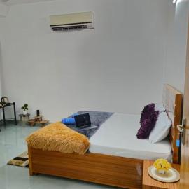 Mountain Holiday Living Spacious 3 BHK，位于瑞诗凯诗的酒店