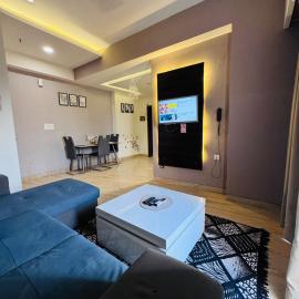 Celestia Suites, Near Prem Mandir，位于范兰德凡的酒店