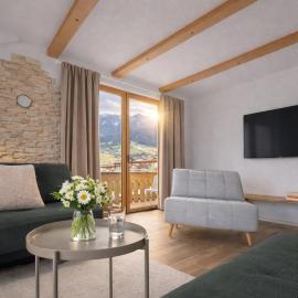Gemütliche Alpenwohnung mit Balkon & Bergblick nahe Neuschwanstein ideal für Familien & Gruppen für gemeinsame Momente，位于哈尔布莱希的酒店