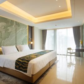 Louis Kienne Hotel Cikarang,位于芝卡朗的酒店