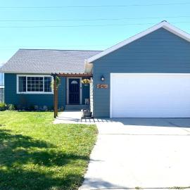 Cozy Home minutes from Montana activities，位于Hamilton的酒店