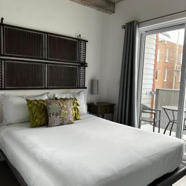 Condo "Imagine" - stationnement privé inclus，位于魁北克市的酒店