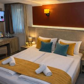 Alpha & Omega Hotel Stuttgart - air-conditioned，位于斯图加特的酒店