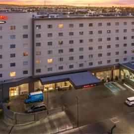 Hampton Inn By Hilton Tijuana，位于提华纳的酒店