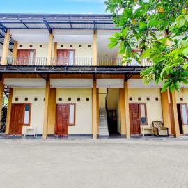 OYO 95130 Poerto Lemon Guest House，位于日惹的酒店