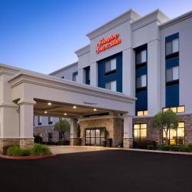 Hampton Inn & Suites Manteca，位于曼特卡的酒店