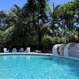 Hotel El Colibri Rojo - Le Colibri Rouge，位于卡维塔的酒店