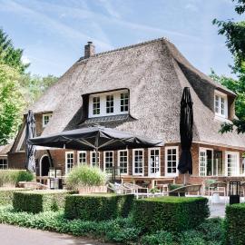 De Swarte Ruijter，位于霍尔滕的酒店