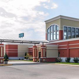 Quality Inn & Suites Mattoon South,位于Mattoon的酒店