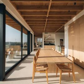 Oakstone Lodge- Gite avec Jacuzzi Piscine et Sauna，位于乌伊埃的酒店