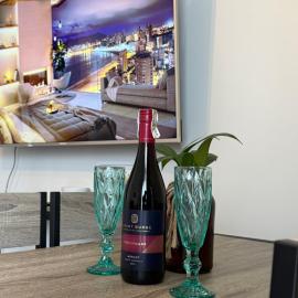 Family Suite at the Amani Grand Resort Residences near Mactan Airport by A&C，位于Pusok的酒店