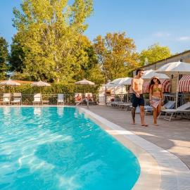Camping Village Torre Pendente，位于比萨的酒店