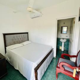 Hotel center，位于拉斯特拉纳斯的酒店