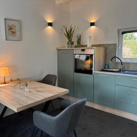 Tiny Haus Ruhrtal Meschede Freienohl mit Klimaanlage und Parkplatz，位于梅舍德的酒店