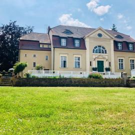 Bauernhofvilla für Frauen - Women only，位于尼梅克的酒店