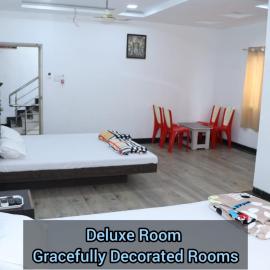 Tirupati Lodging And Celebration Hall，位于Digras的酒店