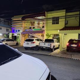 Hotel Enrique Gazcue Bed Breakfast and Parking，位于圣多明各的酒店
