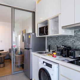 Oakwood Suites Tiwanon Bangkok，位于暖武里府的酒店