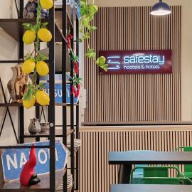 Safestay Naples Materdei，位于那不勒斯的酒店