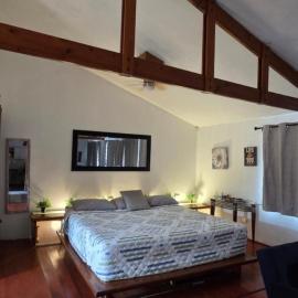 Private Apt, AC, Jacuzzi, parking Centro，位于Escuintla的酒店