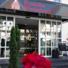 Ratskeller Wiedenbrück,位于雷达-维登布吕克的酒店