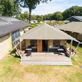 Camping de Molenhof - Tentlodge 6p，位于Reutum的酒店