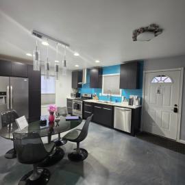 Modern Retro 2BR Condo，位于海波因特的酒店