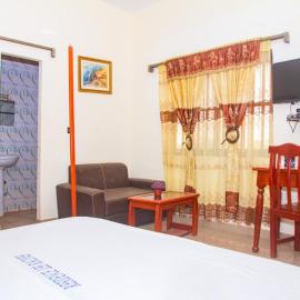 Hotel Résidence Les Racines，位于Pira的酒店