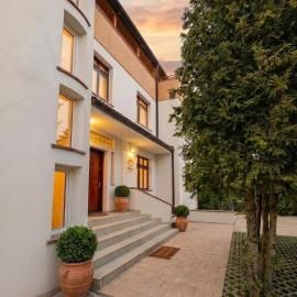 Serenity Apartments and Studios