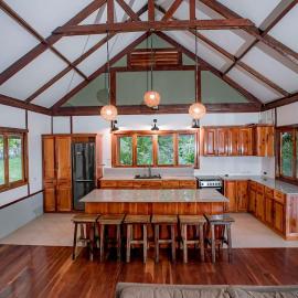 Eco-Villa Camiguin，位于曼巴豪的酒店