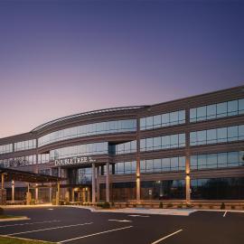 Doubletree By Hilton Greenville Airport，位于格林维尔的酒店