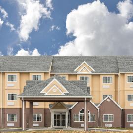Microtel Inn & Suites by Wyndham Beaver Falls,位于Beaver Falls的酒店