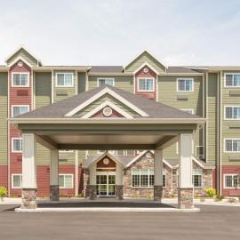 Microtel Inn & Suites by Wyndham Springville，位于史普林维尔的酒店
