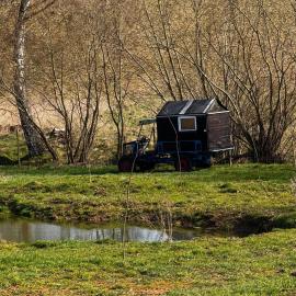 Kuschliger Schäferwagen mit Schlafsack autark auf Wiese，位于Hausbreitenbach的酒店