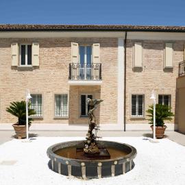 Villa Roncuzzi，位于San Pancrazio的酒店