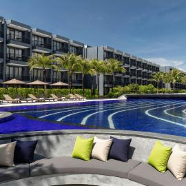 Courtyard by Marriott Phuket Chalong Bay Resort，位于查龙的酒店