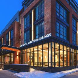 AC Hotel by Marriott Saratoga Springs,位于萨拉托加泉的酒店