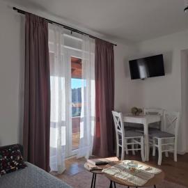 Agroturizam Na Malenom brijegu LJUBIČICA，位于Veliki Grđevac的酒店