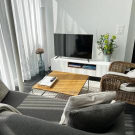 Modern apartment Pilatus view self check-in，位于施坦斯的酒店