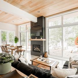 Valhalla Tremblant Cabin Retreat-Your Haven Awaits!，位于La Conception的酒店