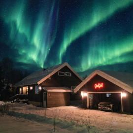 Hybel med treningsrom i Bardu，位于Bardu的酒店
