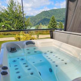 Tiny House 2 Dedinky Privat Wellness，位于德丁基的酒店