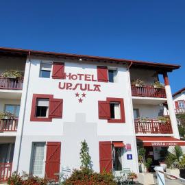 Hôtel Ursula，位于康博莱班的酒店