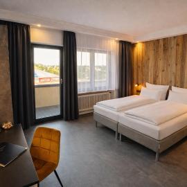 JUNIPRO Hotel Schinderhannes，位于魏斯基兴的酒店