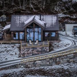 Elegant Hornindal Lodge with Breathtaking Scenery，位于Volda的酒店