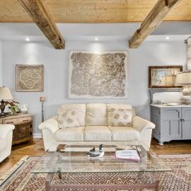 Gather-on-Trent, Your Private Waterfront Luxury Resort in Trent Hills，位于Campbellford的酒店